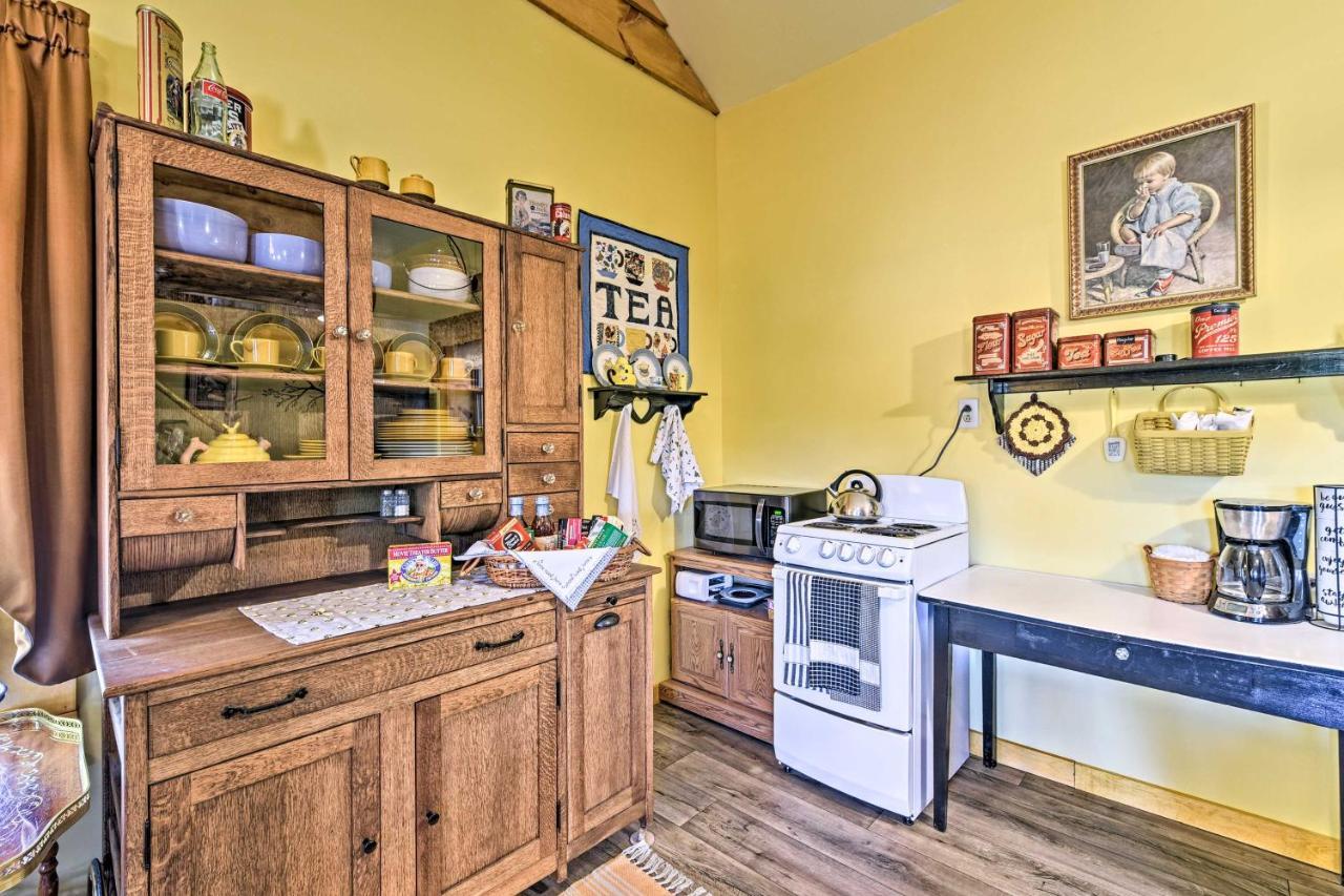 Honey House Cabin - A Quiet Countryside Retreat! Nappanee Ngoại thất bức ảnh