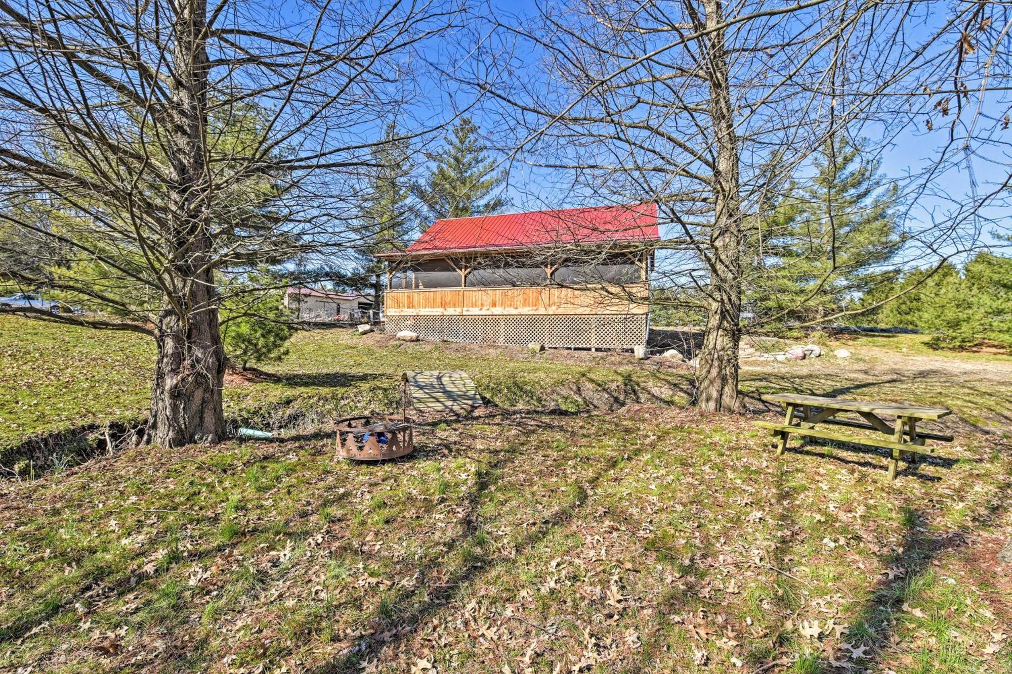 Honey House Cabin - A Quiet Countryside Retreat! Nappanee Ngoại thất bức ảnh