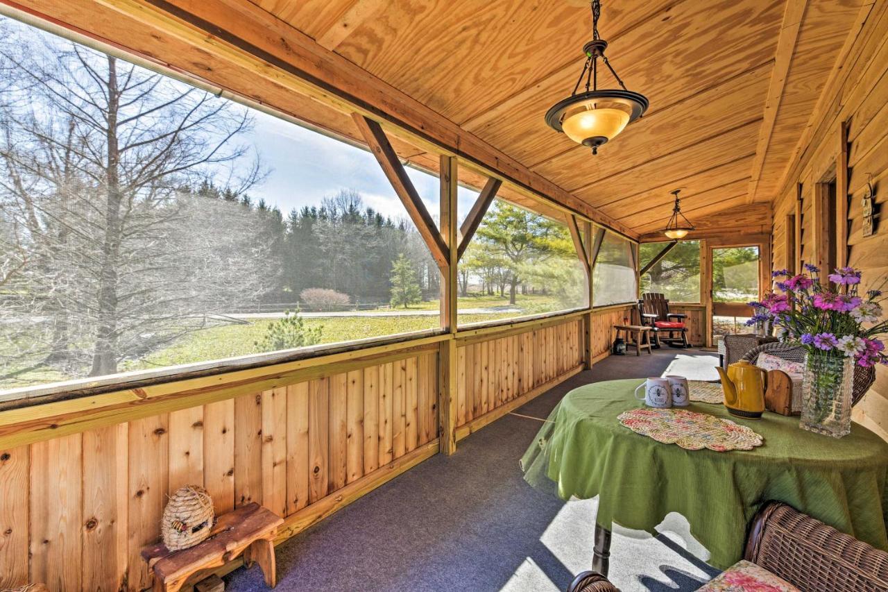 Honey House Cabin - A Quiet Countryside Retreat! Nappanee Ngoại thất bức ảnh