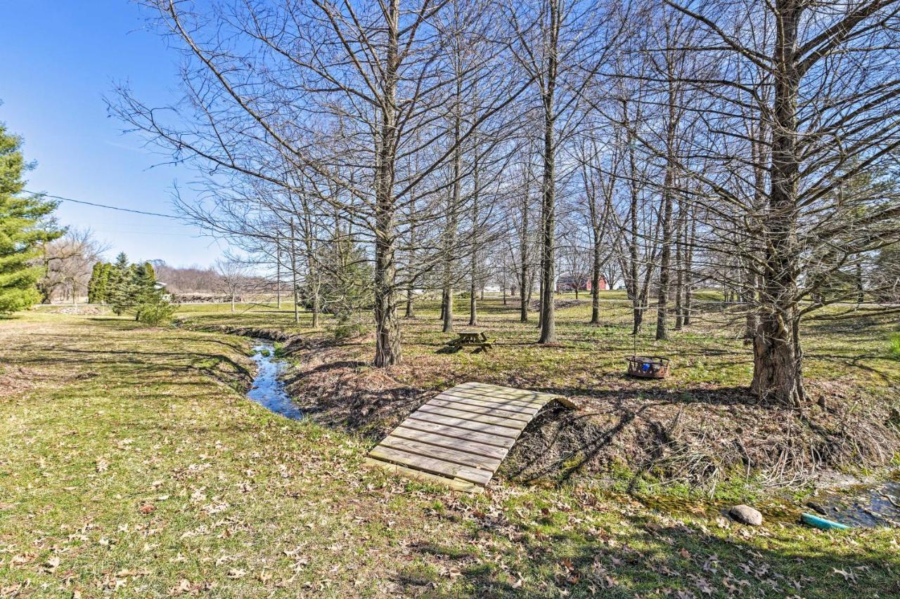 Honey House Cabin - A Quiet Countryside Retreat! Nappanee Ngoại thất bức ảnh
